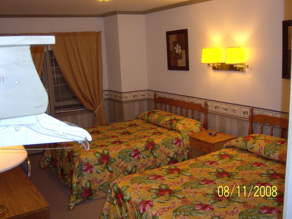 Travelers Inn Motel Eagle River Habitación foto