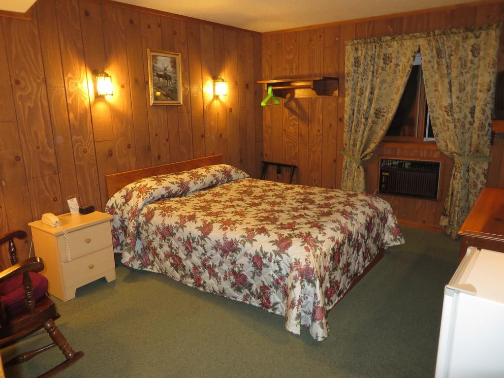 Travelers Inn Motel Eagle River Habitación foto