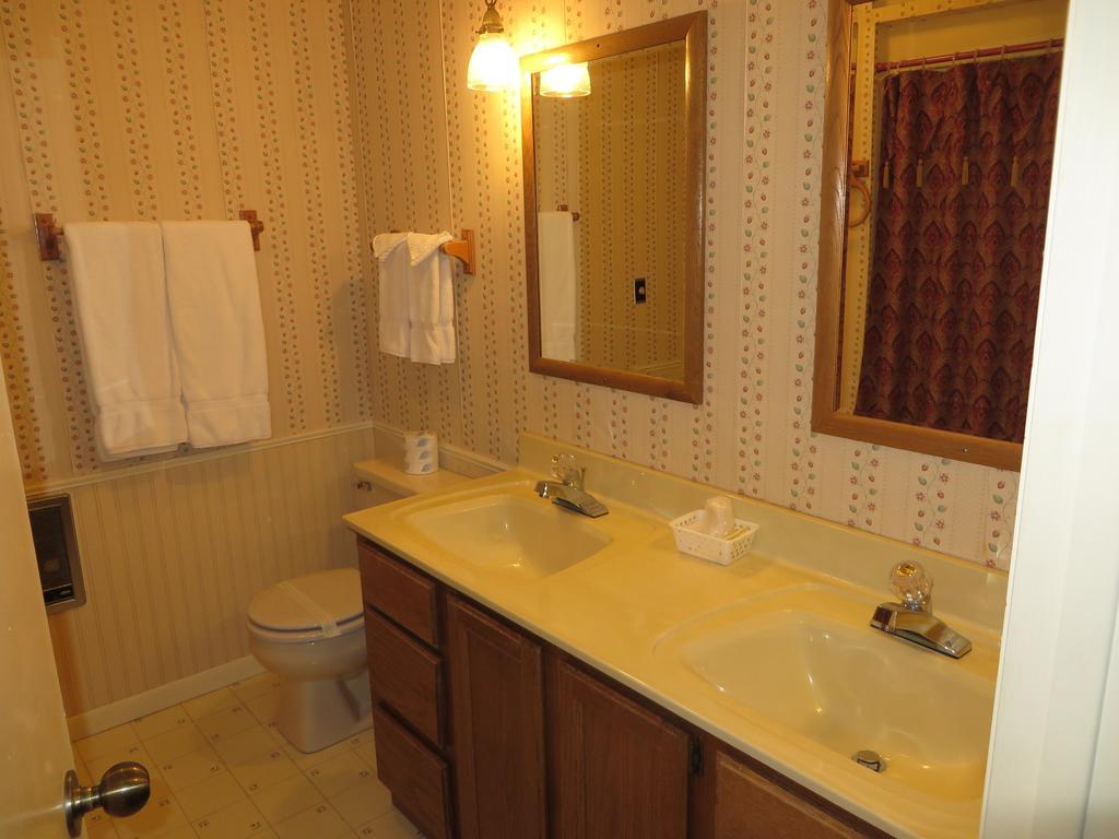 Travelers Inn Motel Eagle River Habitación foto