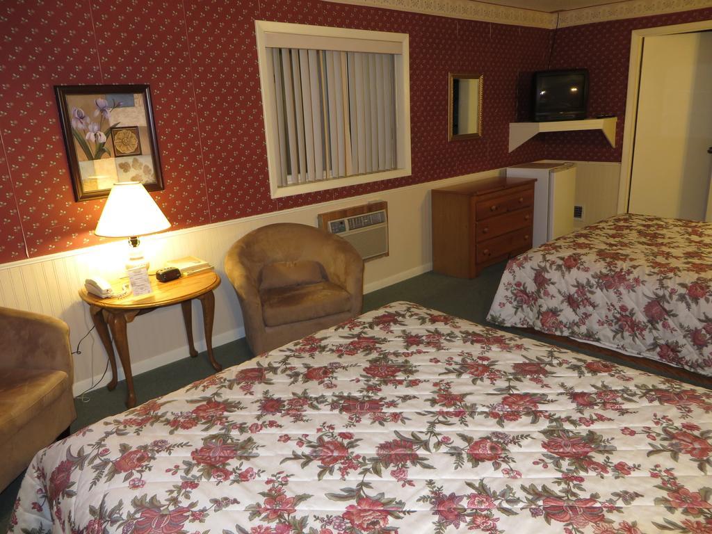 Travelers Inn Motel Eagle River Habitación foto